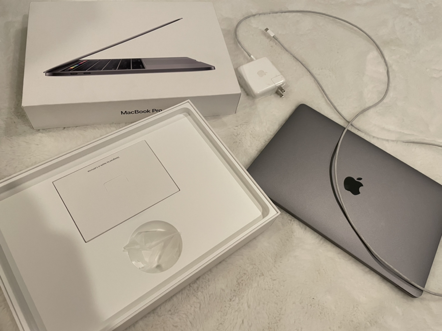 Macbook pro 2019 13” with touchbar - photo 3