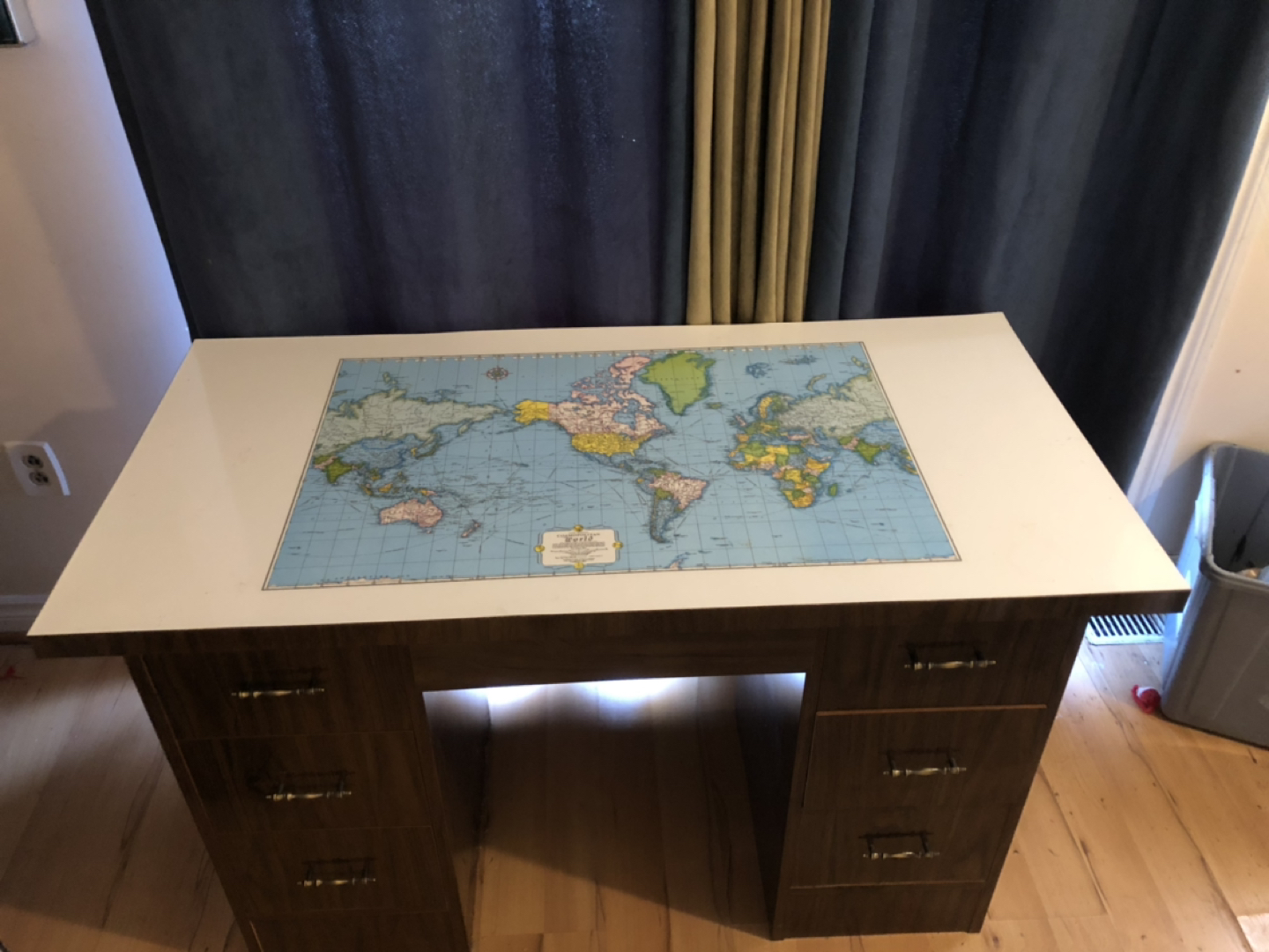 Free!Must go today!!!!Vintage Rand McNally World Map Desk