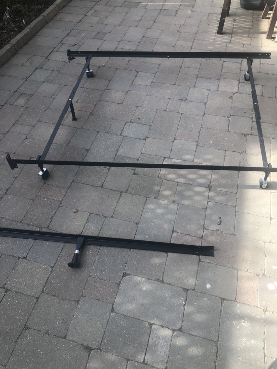 Adjustable bed frame queen/double/full