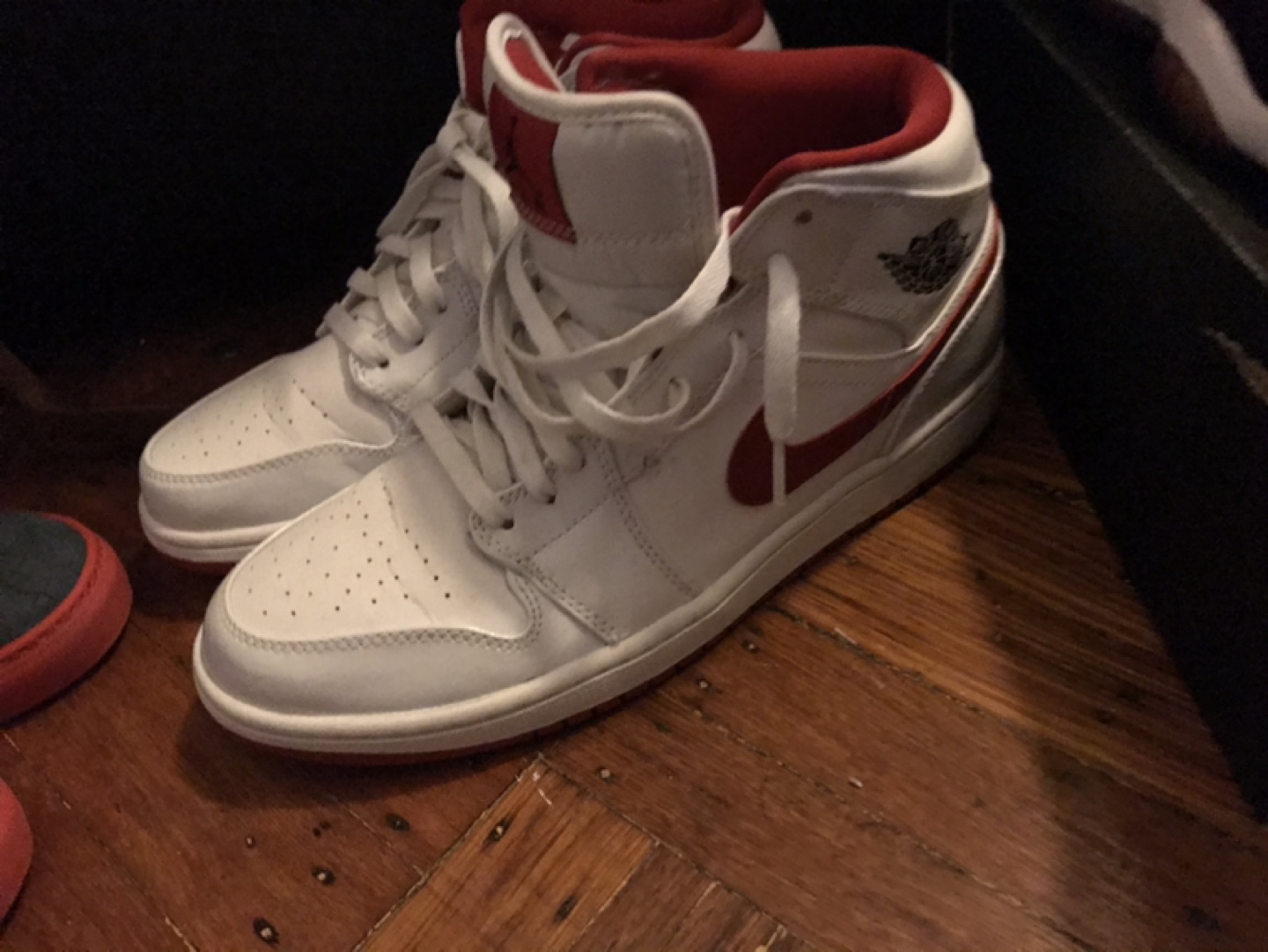 Jordan 1 gym red