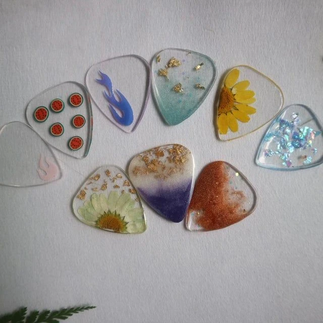 Free resin guitar picks #IWD thumbnail