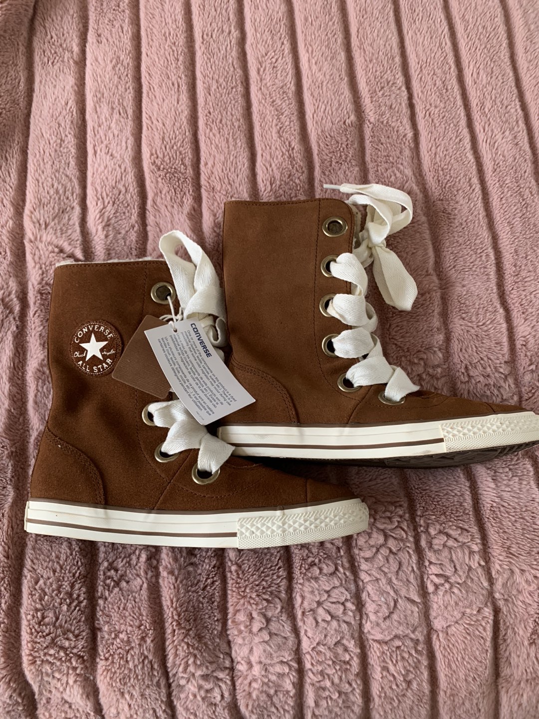 Converse winter shoes 6.5. NEW