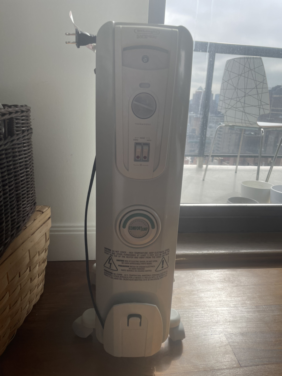 Delonghi oil-filled radiator - quiet, energy saving - photo 3