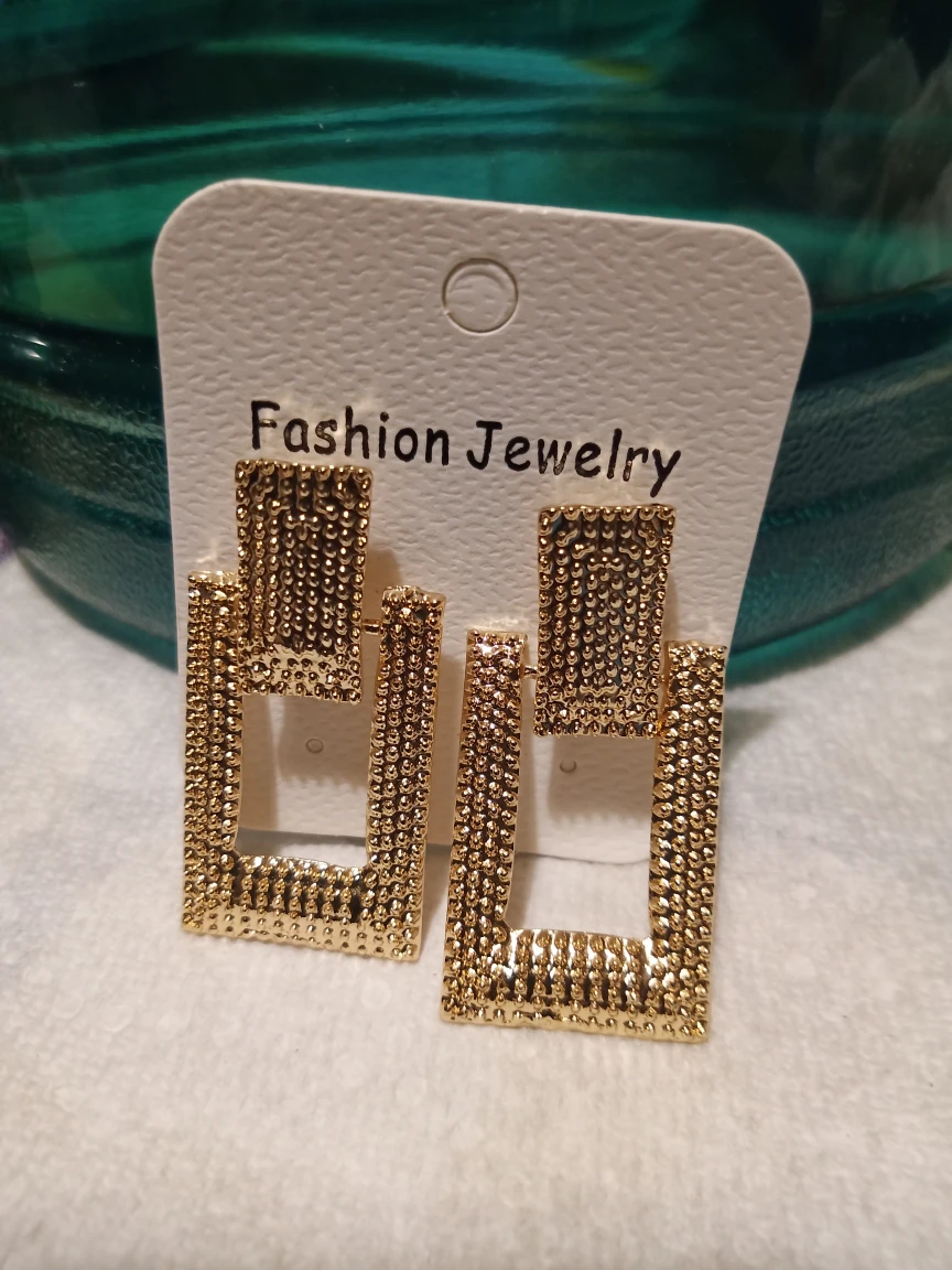 Fashion Earrings. thumbnail