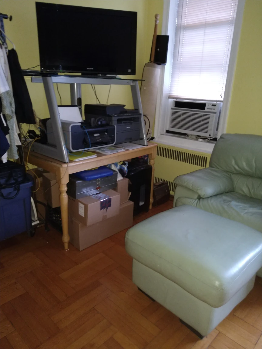 matching leather chair with leg rest - photo 3