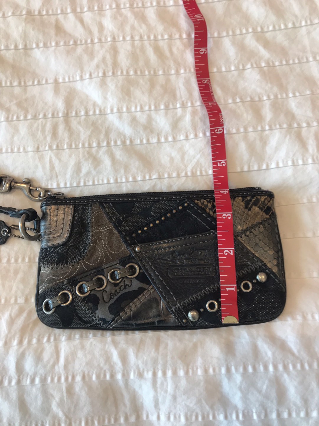 Coach Wristlet  image indicator(6)