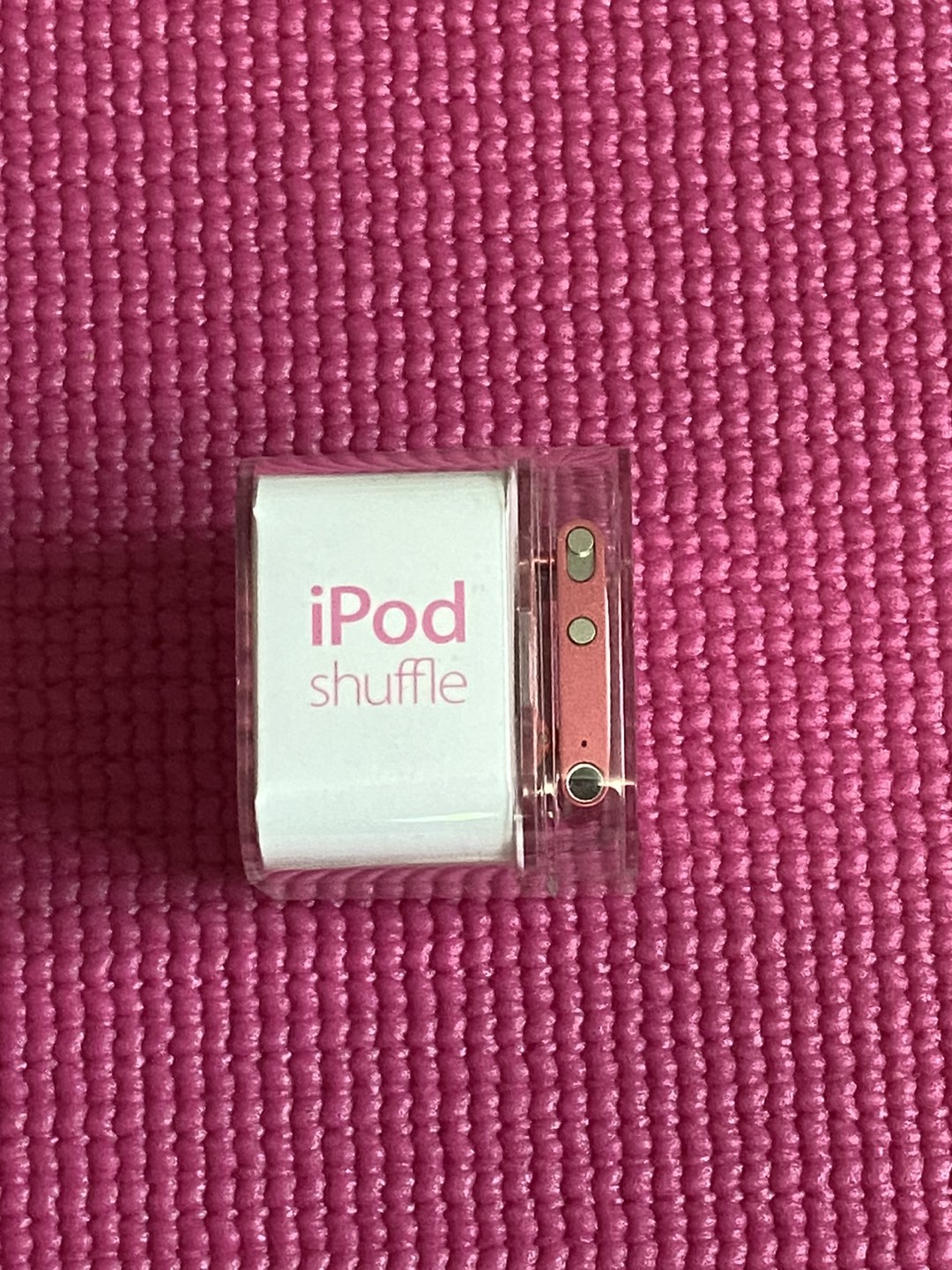 For Sale! IPod shuffle  - photo 2