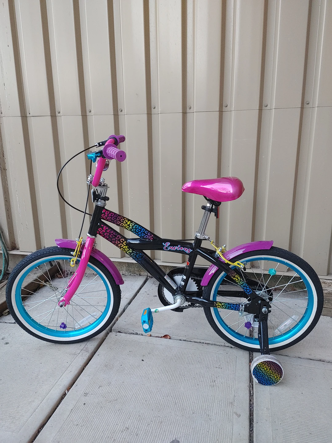 Girls bike with training wheels. Stoneridge Cycle