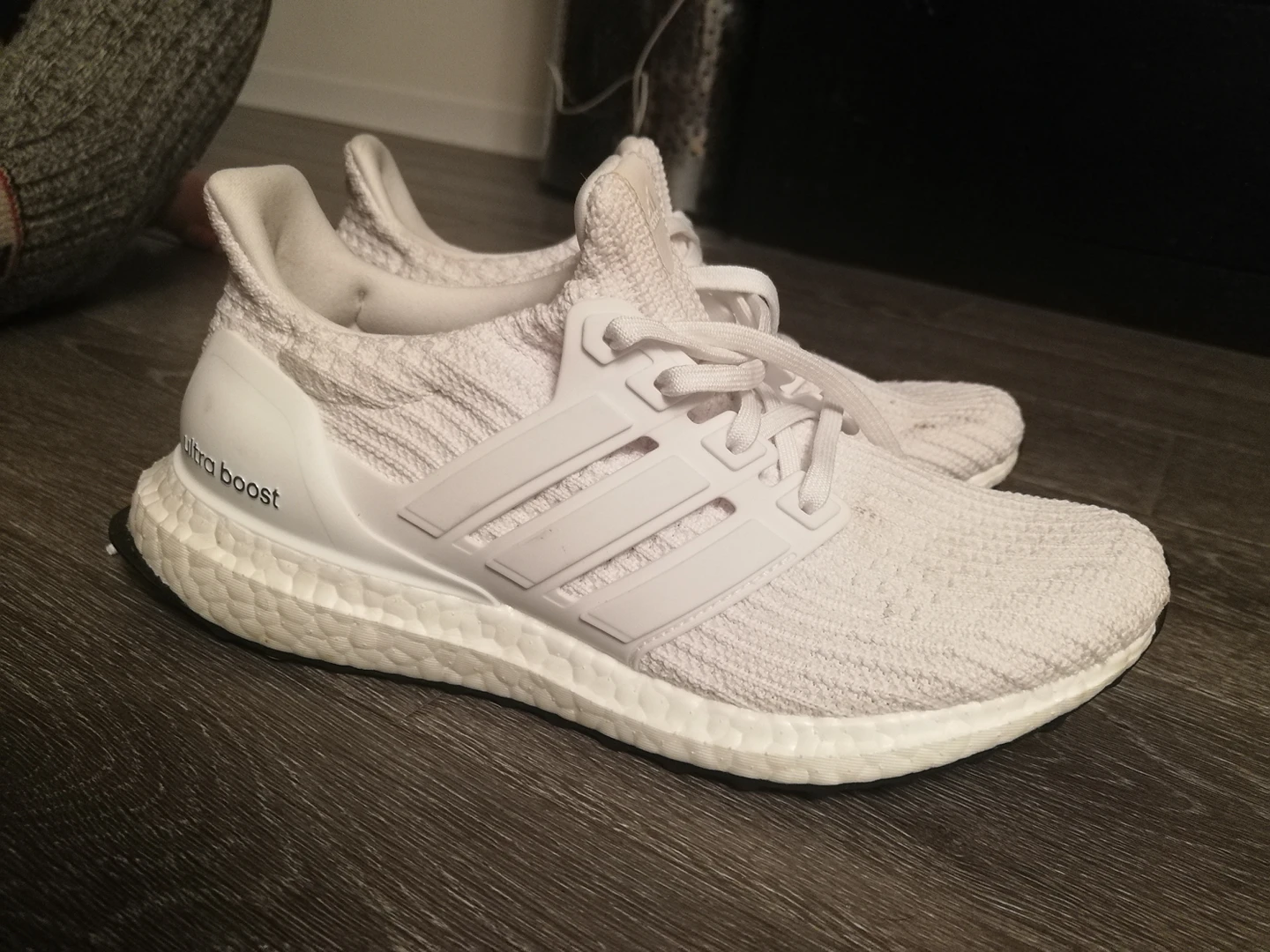 Adidas Ultra Boost Unisex Youth sz 7 thumbnail