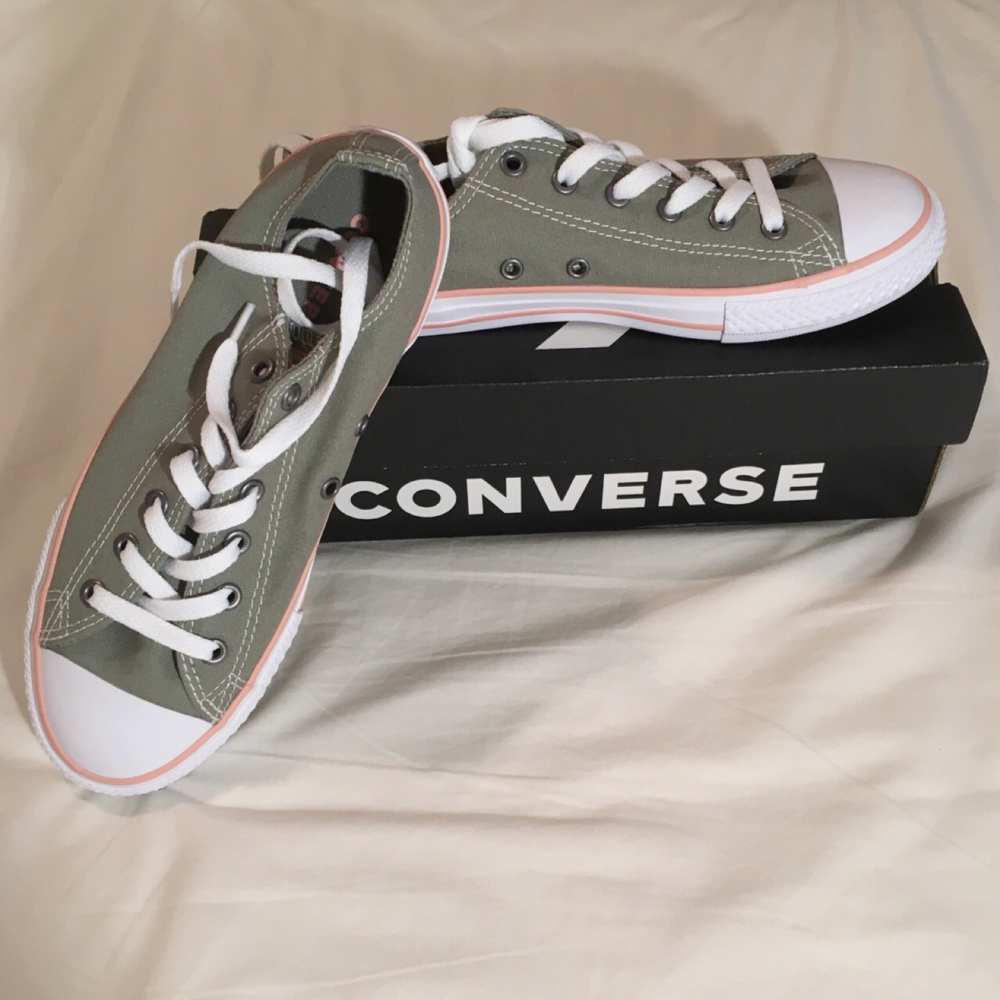 BNIB Converse Chuck Taylor All Stars