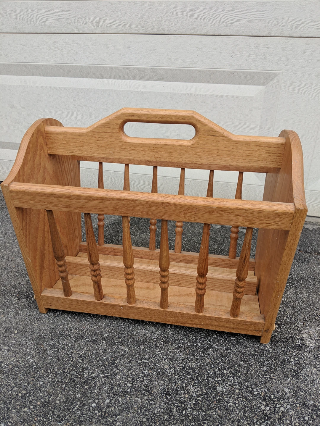 Solid wood magazine rack