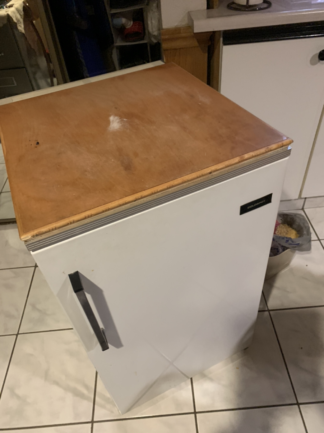 Bar fridge