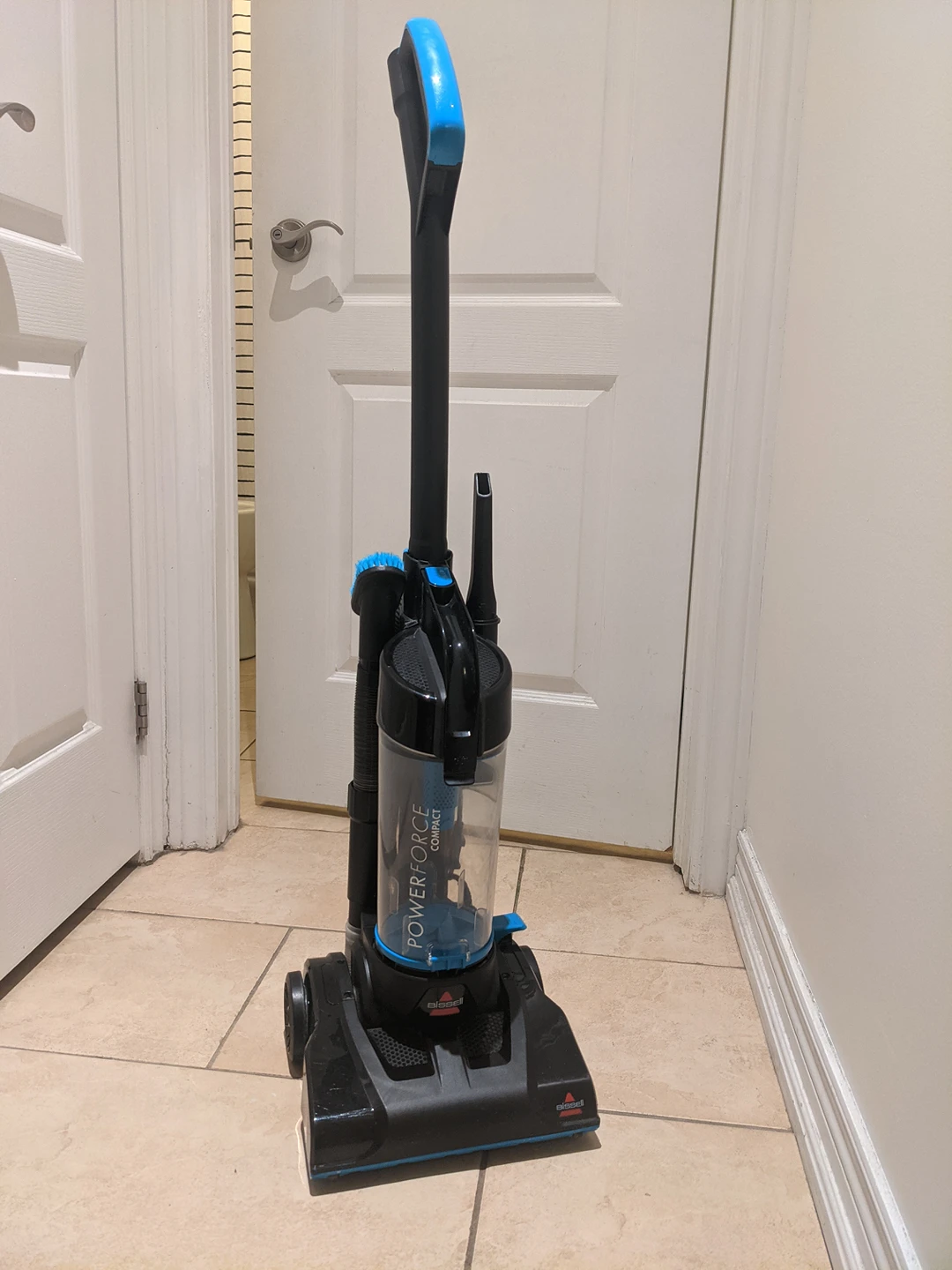 Bissell Powerforce Compact Bagless Vacuum Cleaner thumbnail