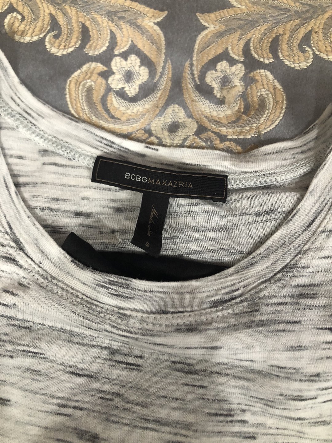Small top  in great  condition - photo 3