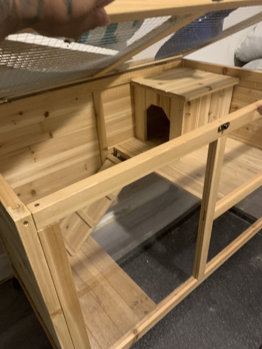 Animal cage