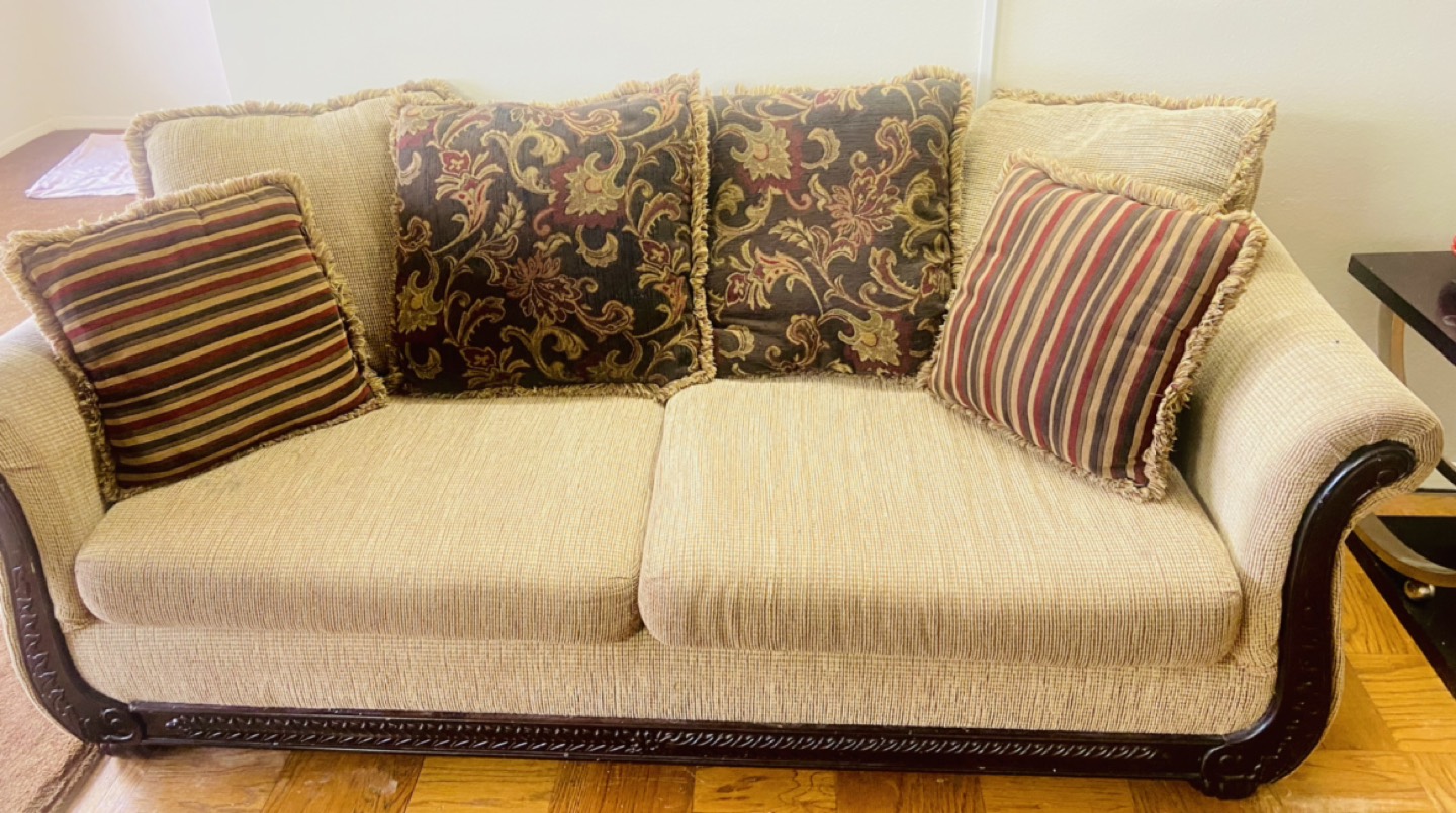 Sofa and love seat  - photo 2