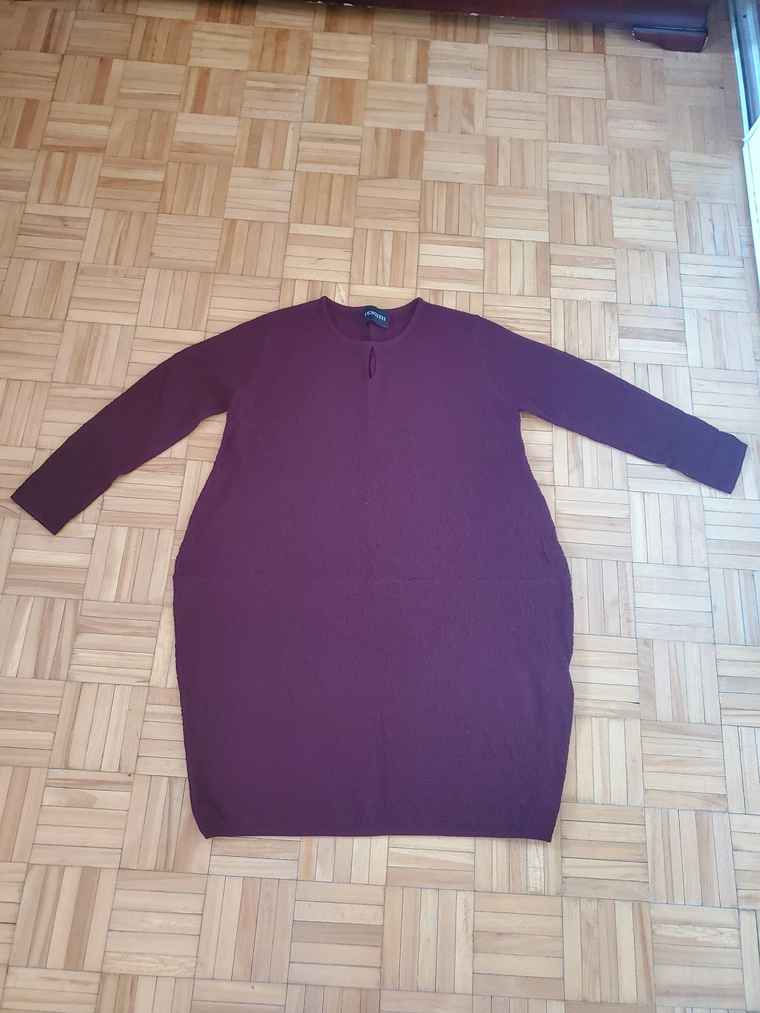 Woman wool/cashmere vine red oversized dress thumbnail