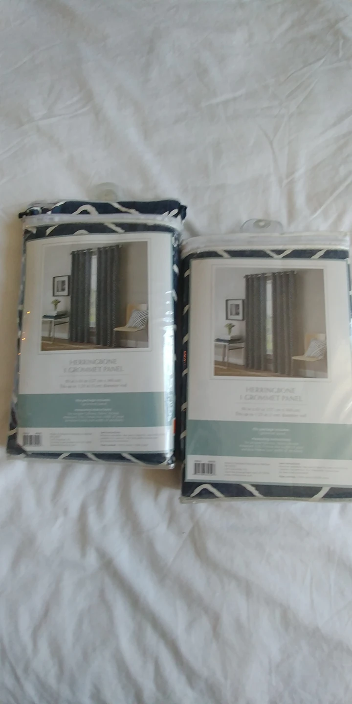 BNIB curtains, set of 2 image indicator(2)