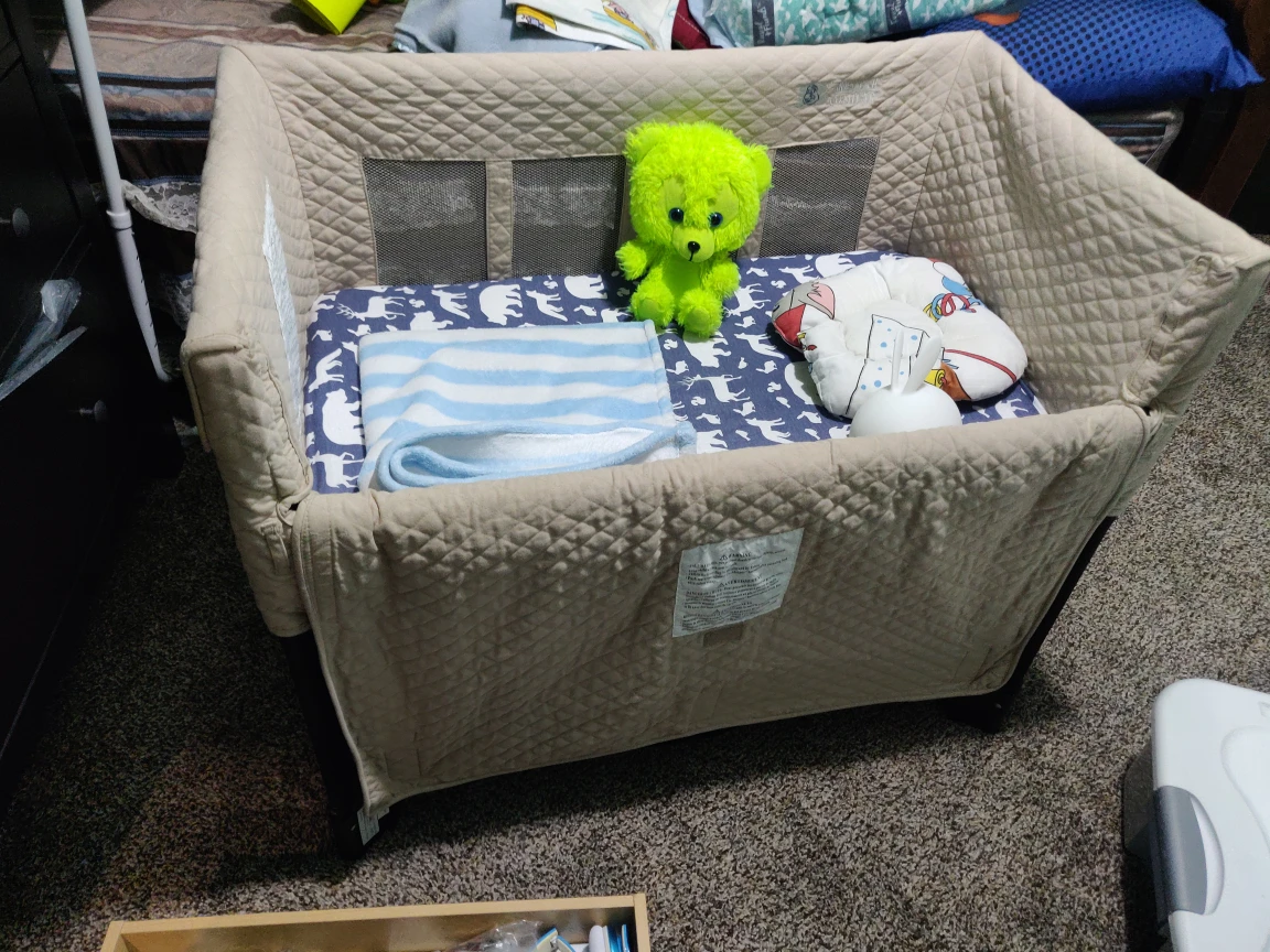 Mini Crib $50 + Crib Sheets $15 - photo 4