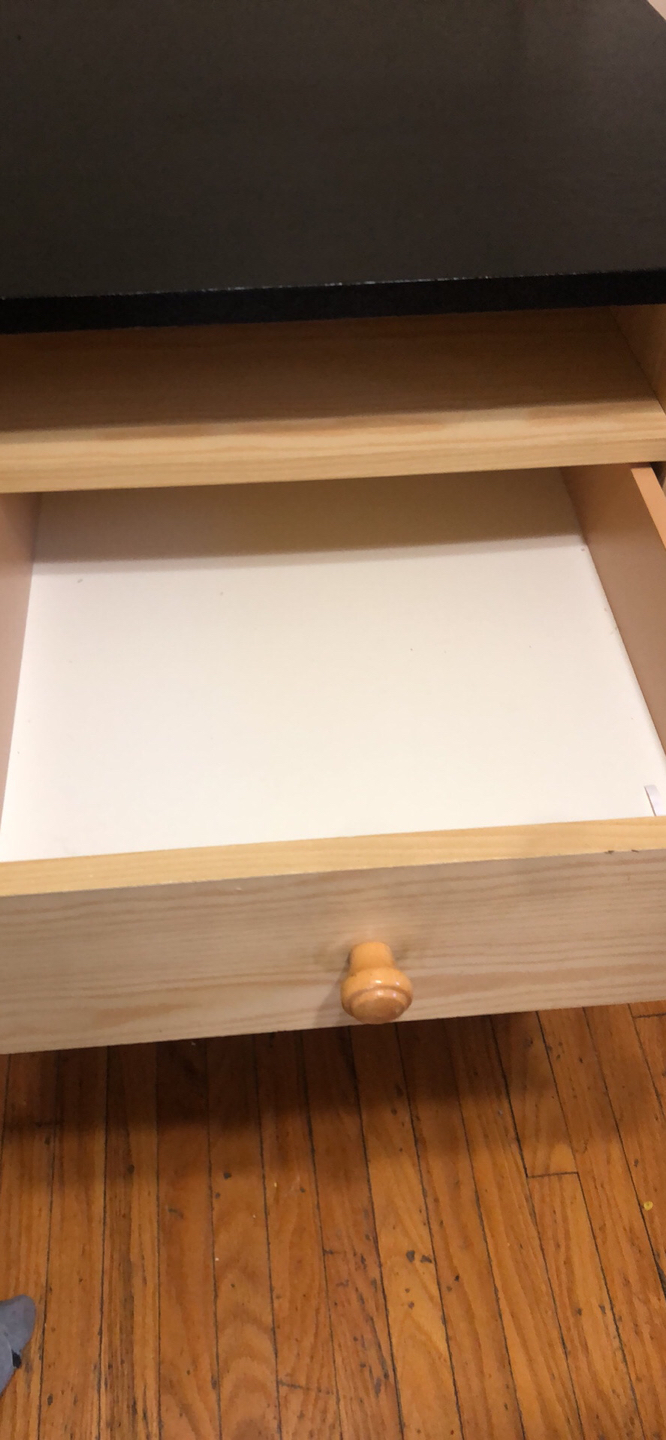 Desk  - photo 3