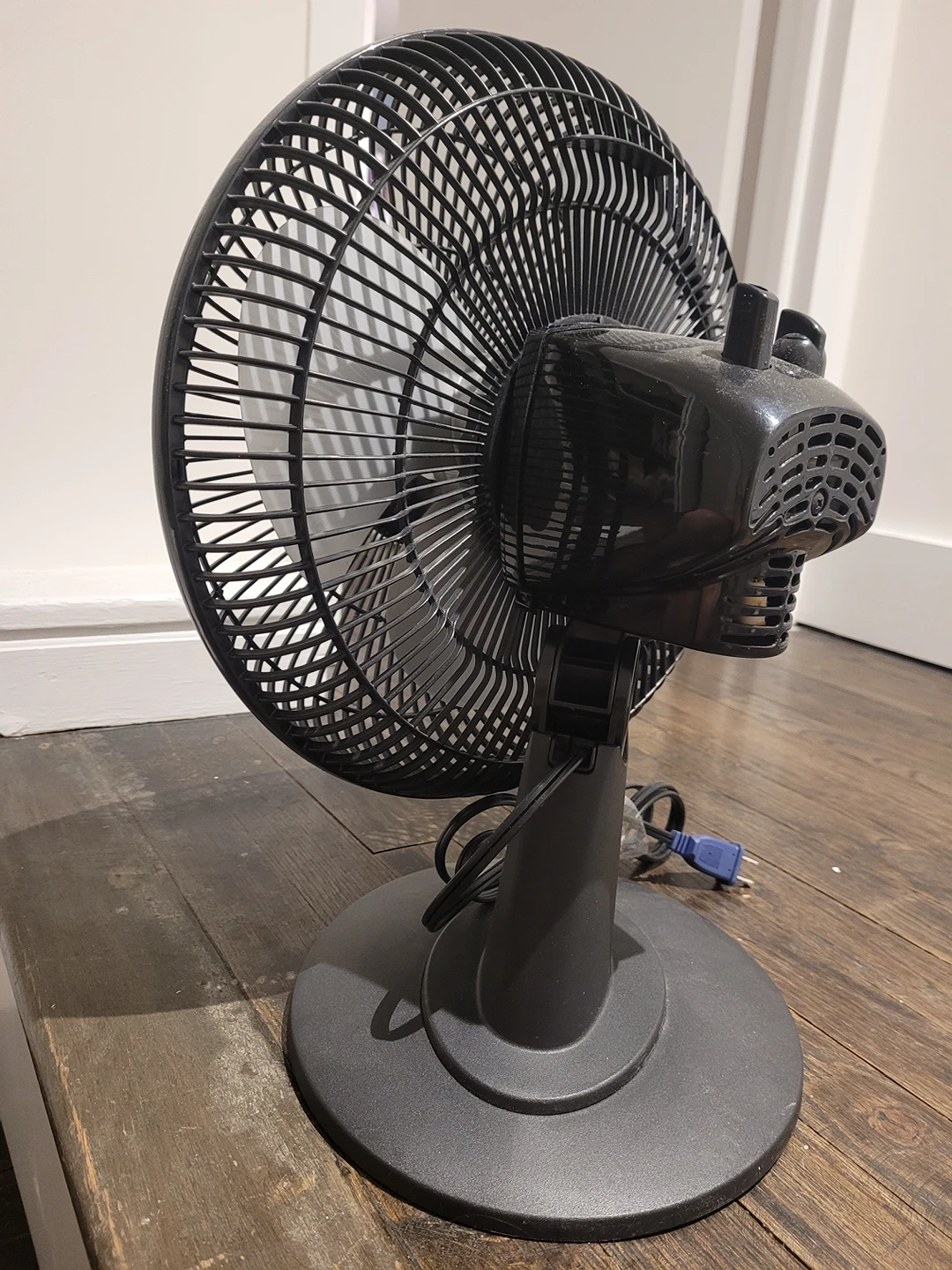 Lasko 12" Table Fan - photo 3