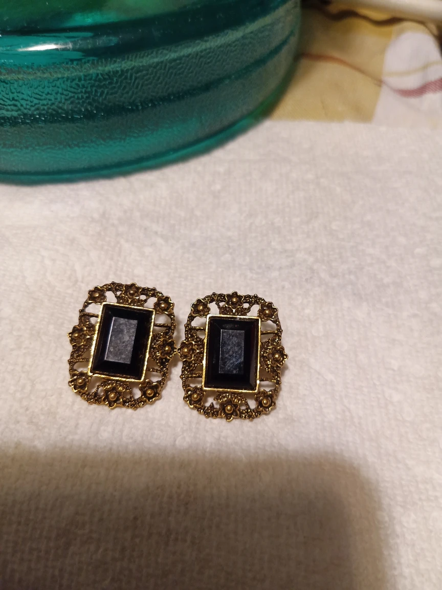 Antique black Earrings image indicator(5)