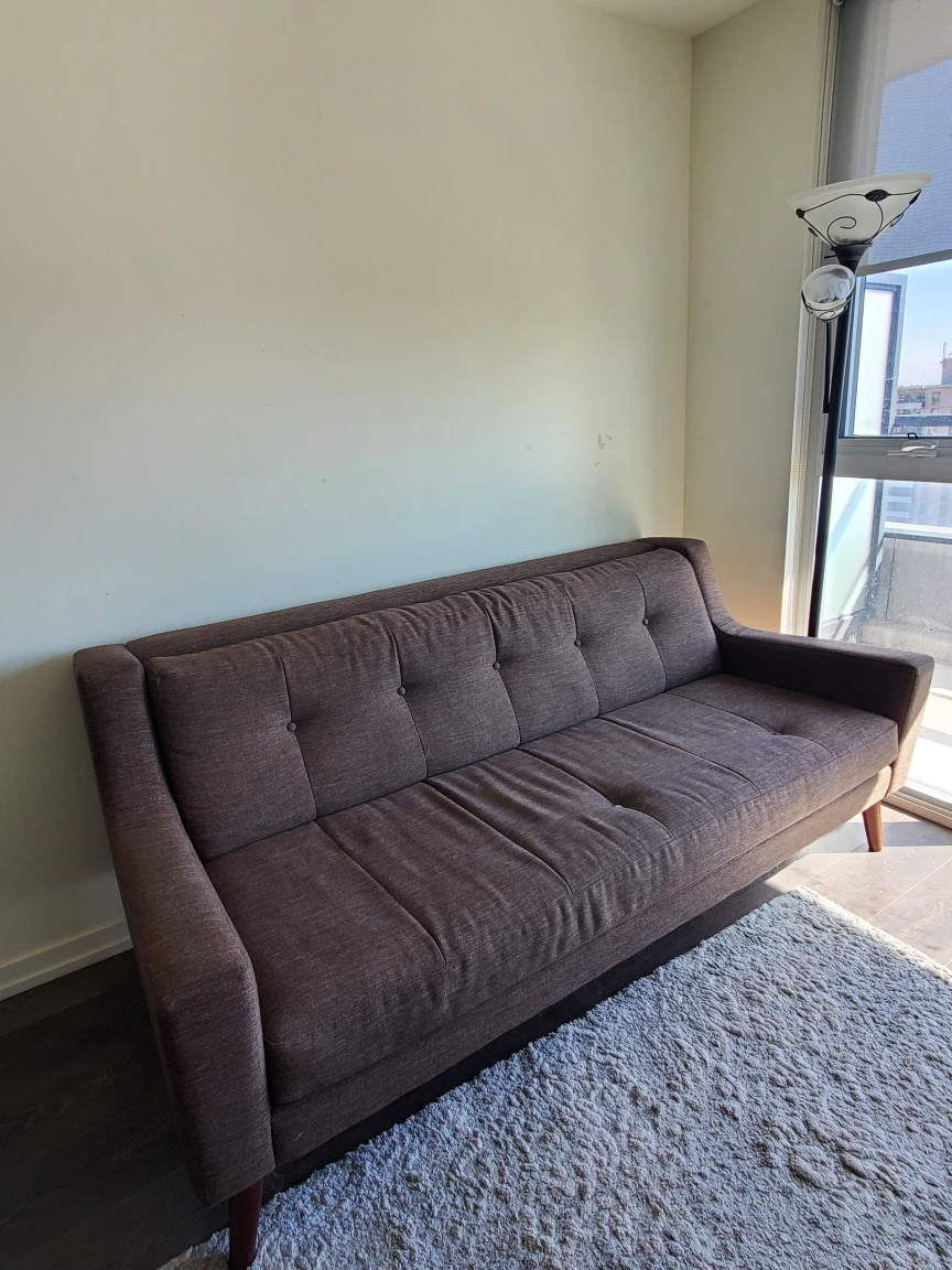 Couch - photo 3