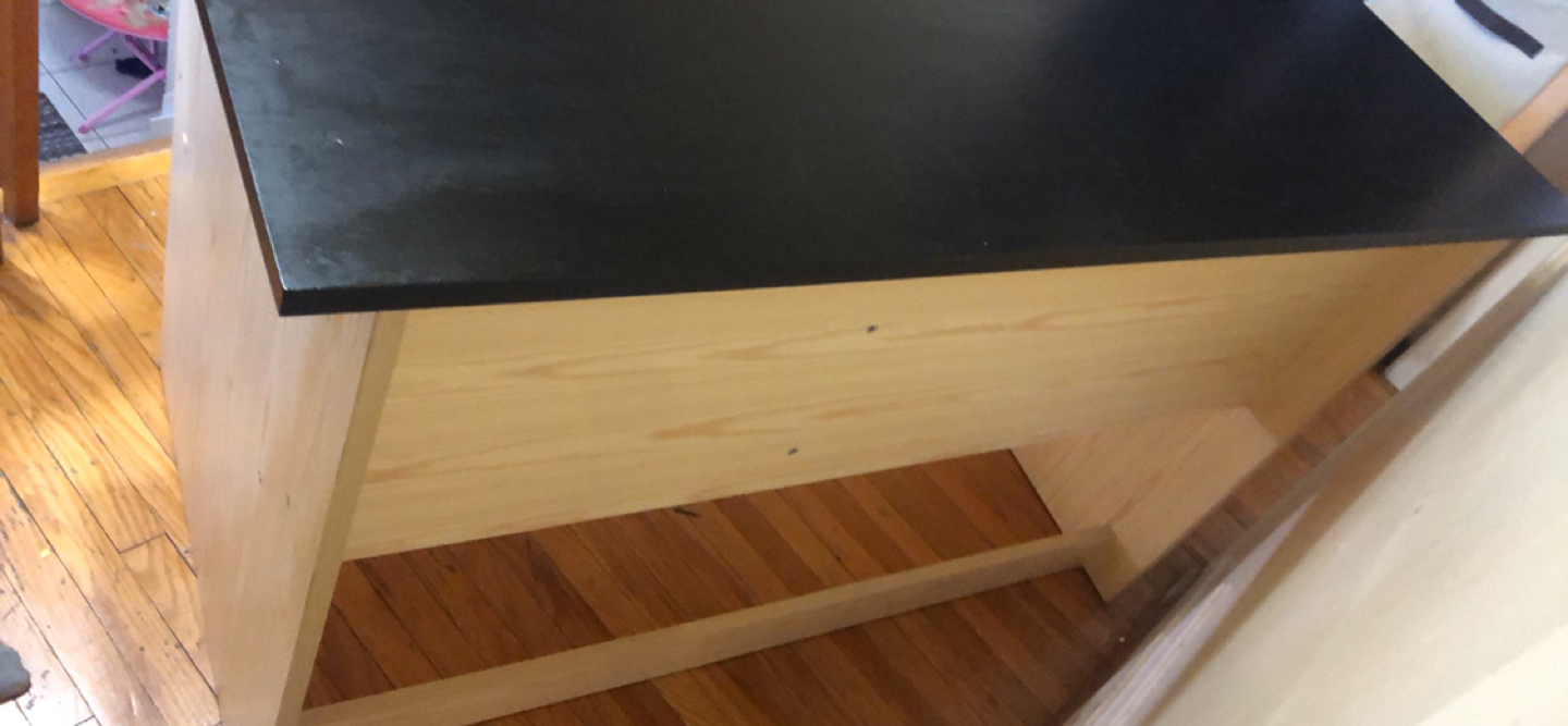 Desk  - photo 5