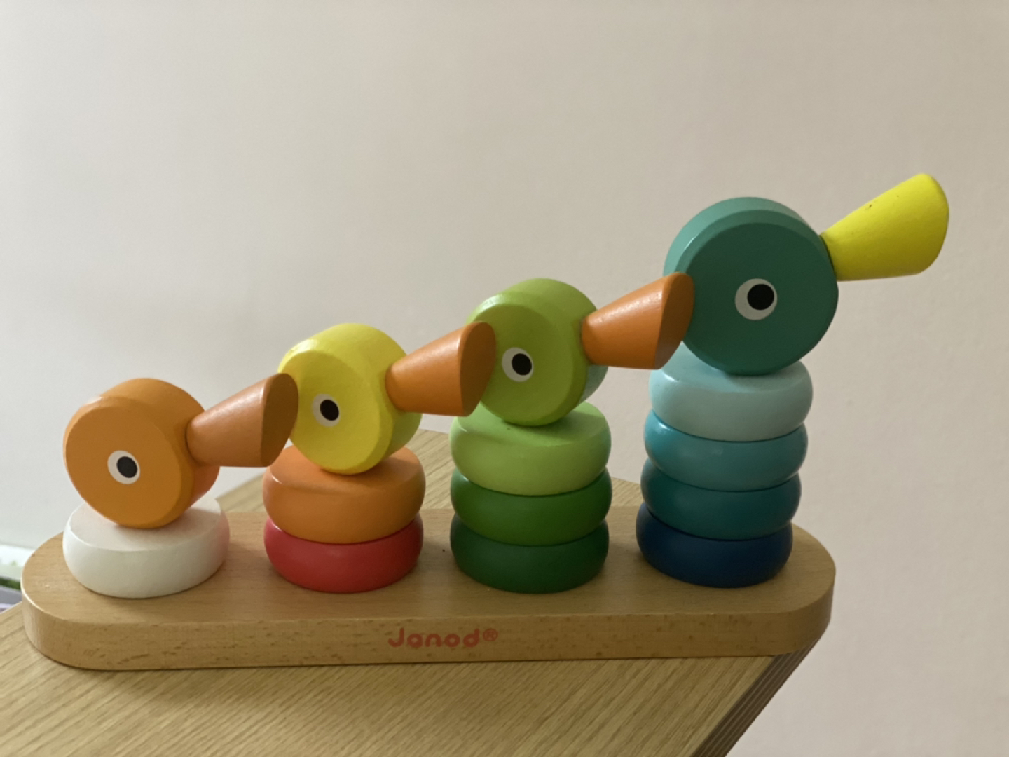 Wooden family duck stacker 