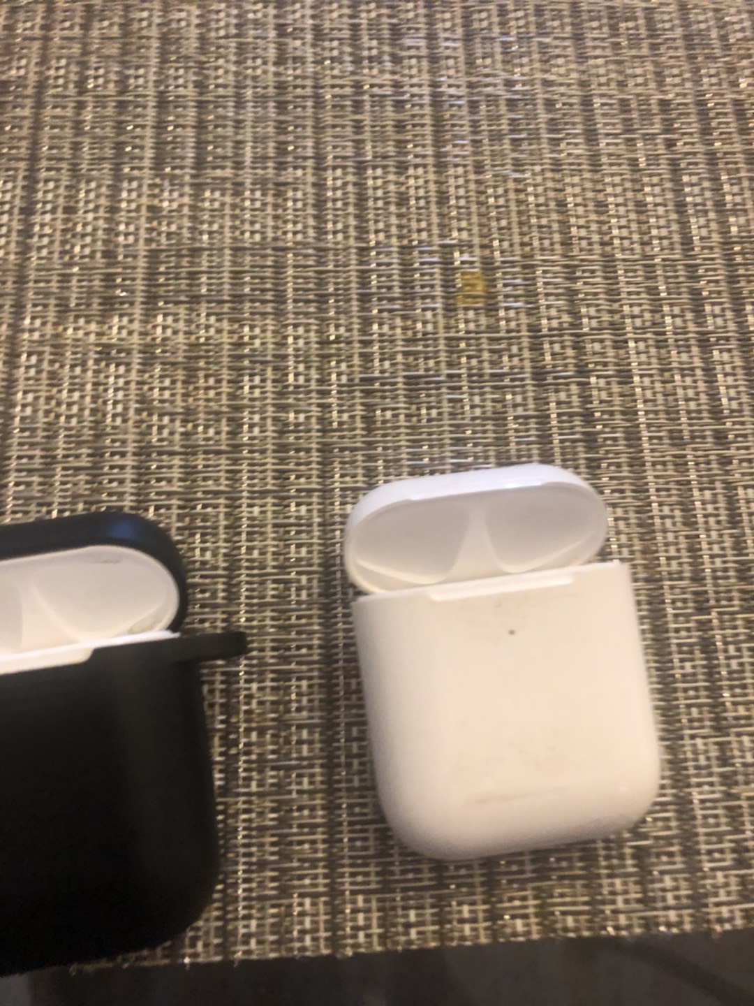 Apple charging cases - photo 2