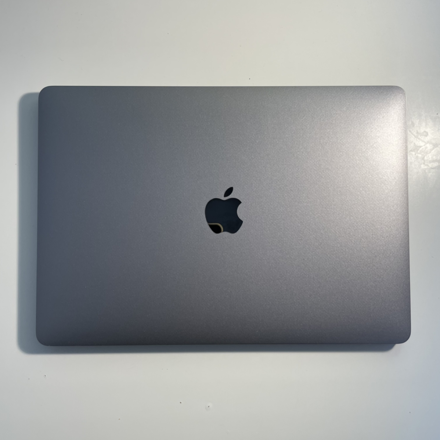 Macbook pro 2019 13” with touchbar