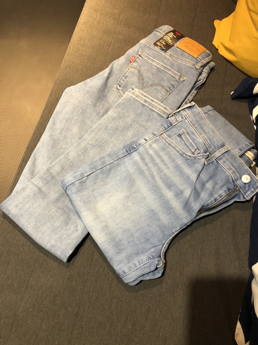 New Levis size 28 - photo 3
