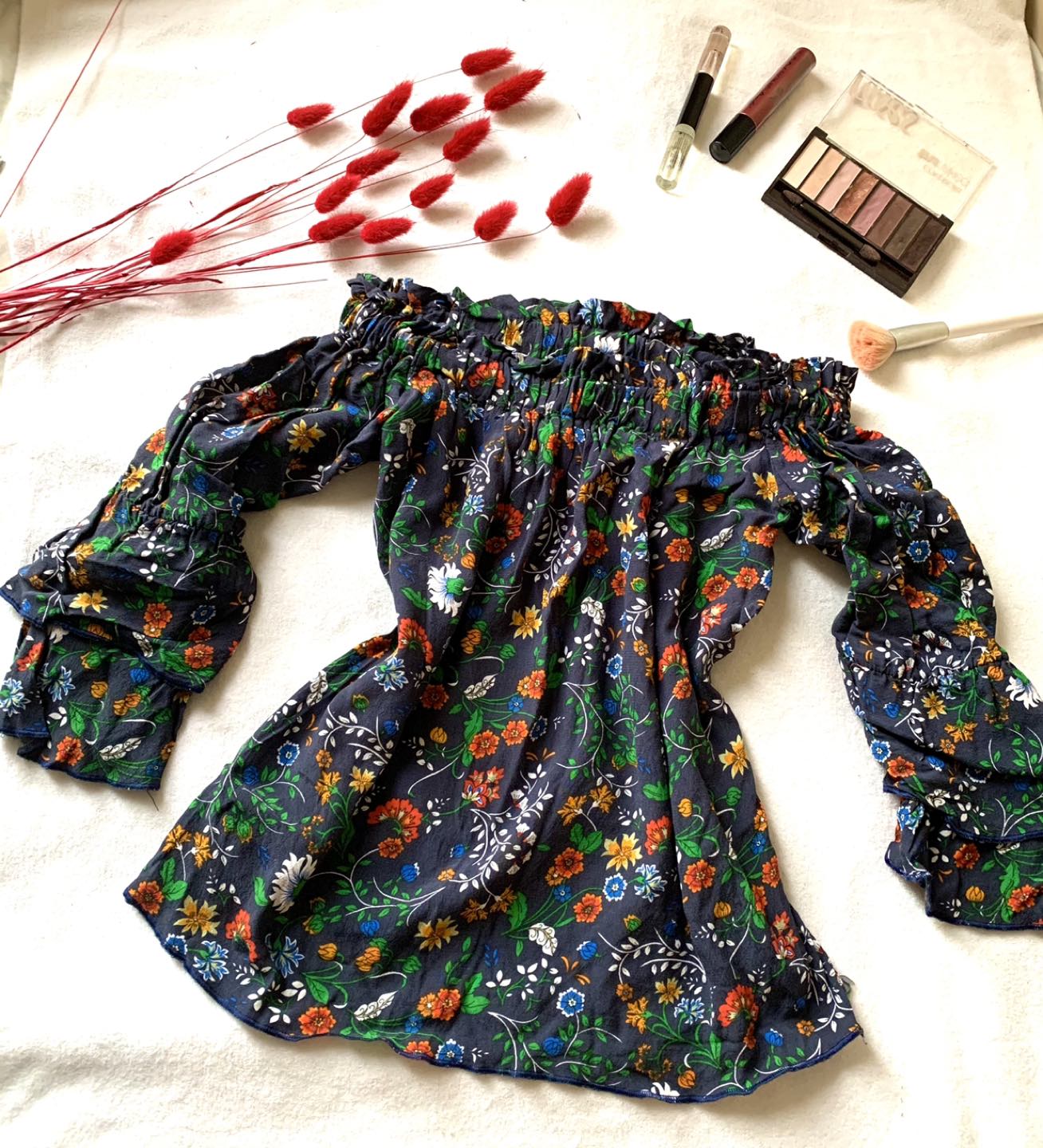 Women’s Floral Off Shoulder Top 💕