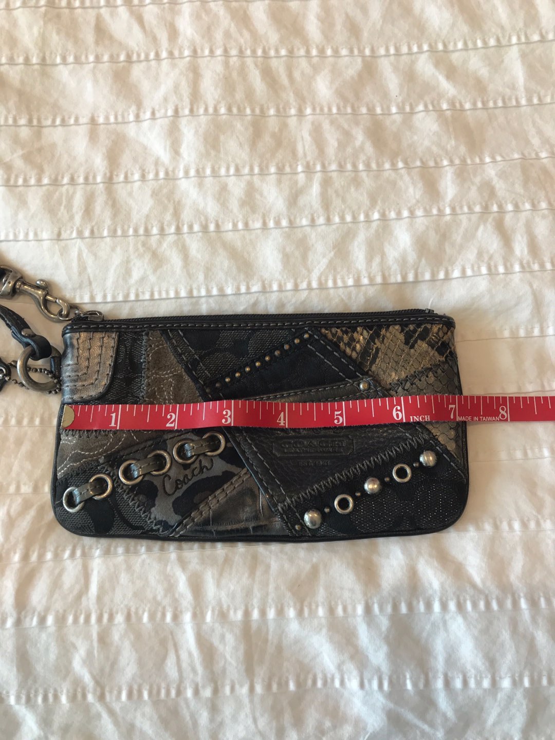 Coach Wristlet  image indicator(5)