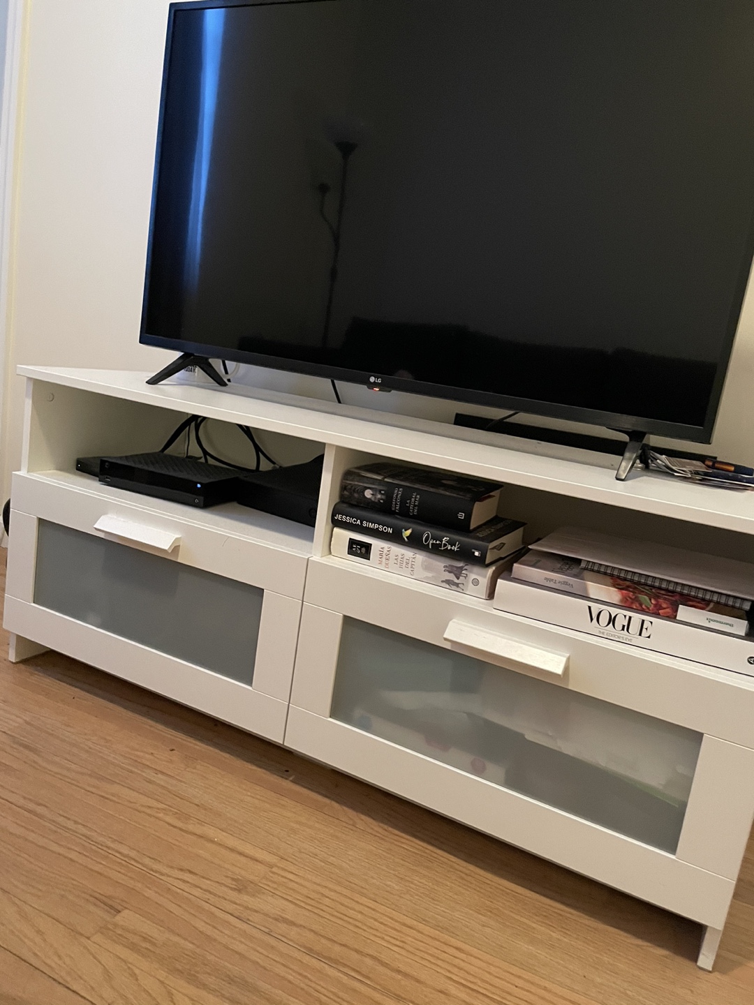 TV stand  - photo 2