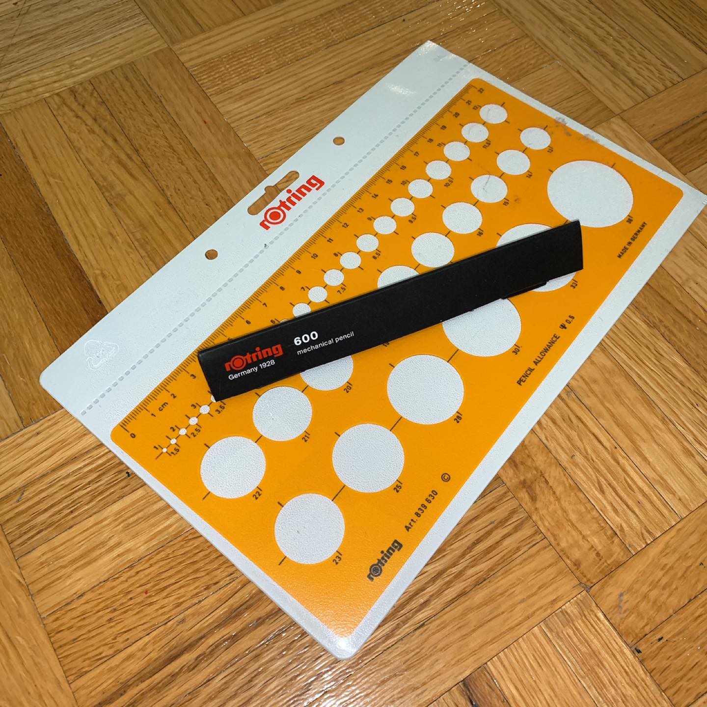 Brand New Rotring Mechanical Pencil 600 & Circle Template thumbnail