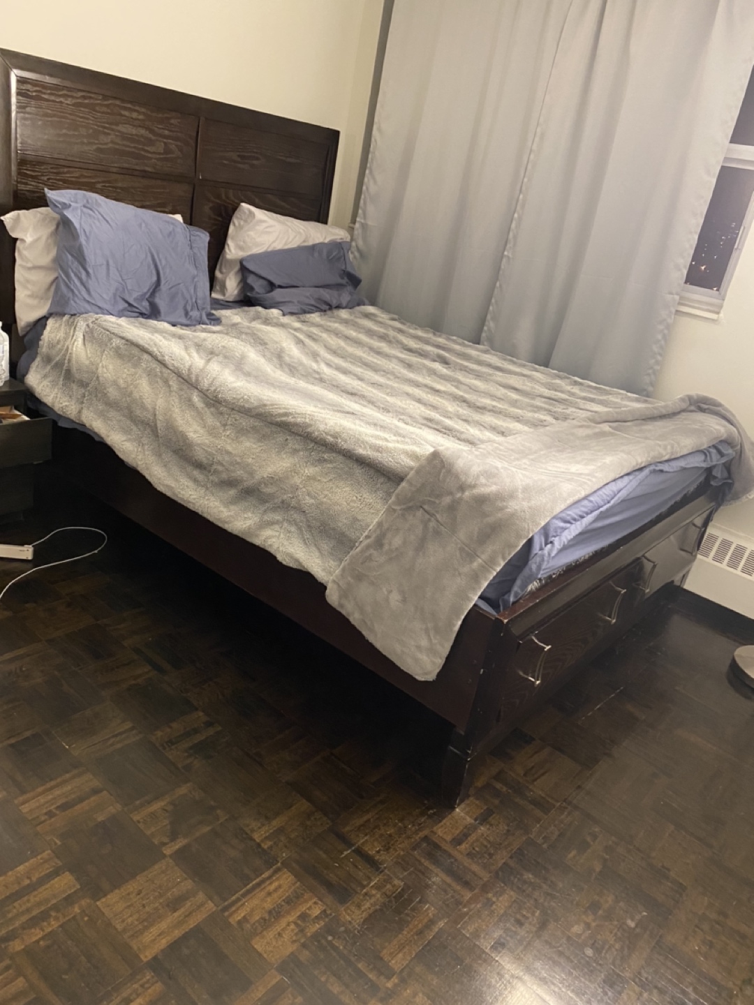 Queen size bed  - photo 3