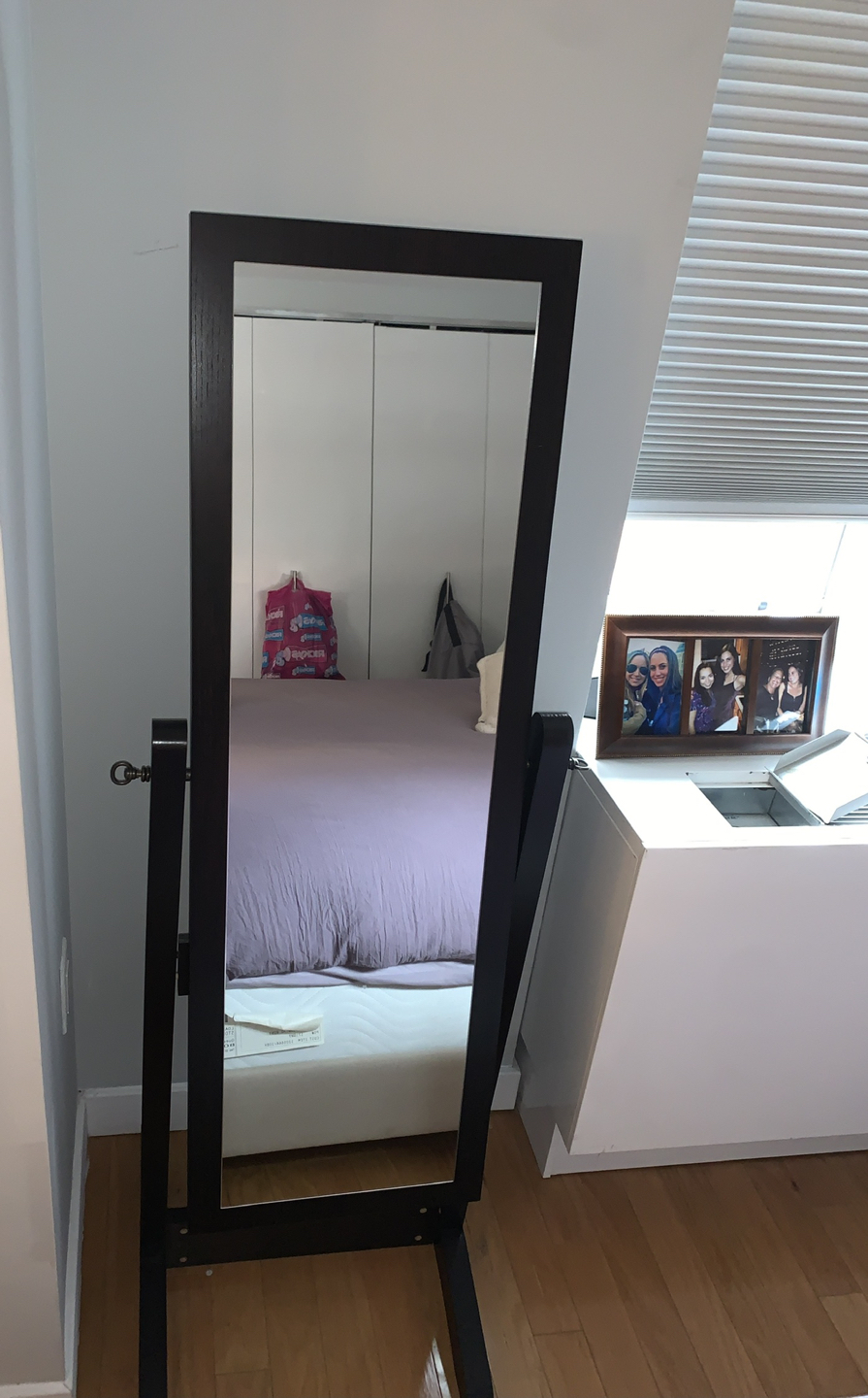 Standing mirror 