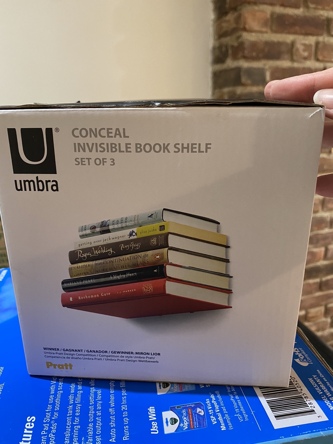 Books shelves invisible (wall mounting)