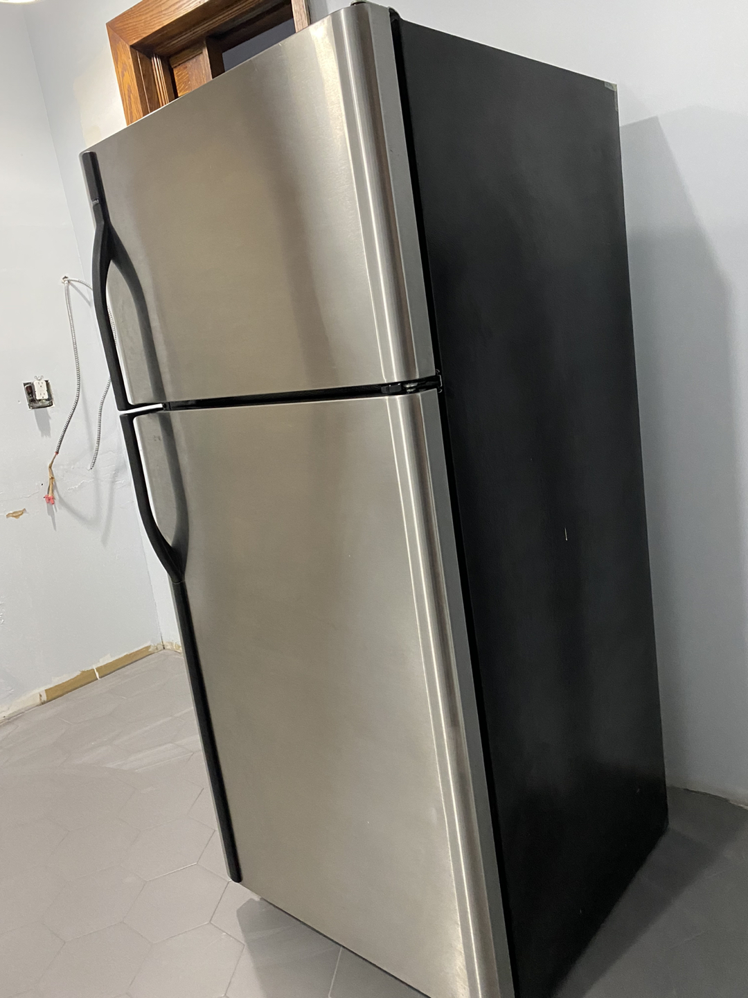 Stainless Steel Fridge with unused icemaker - photo 2