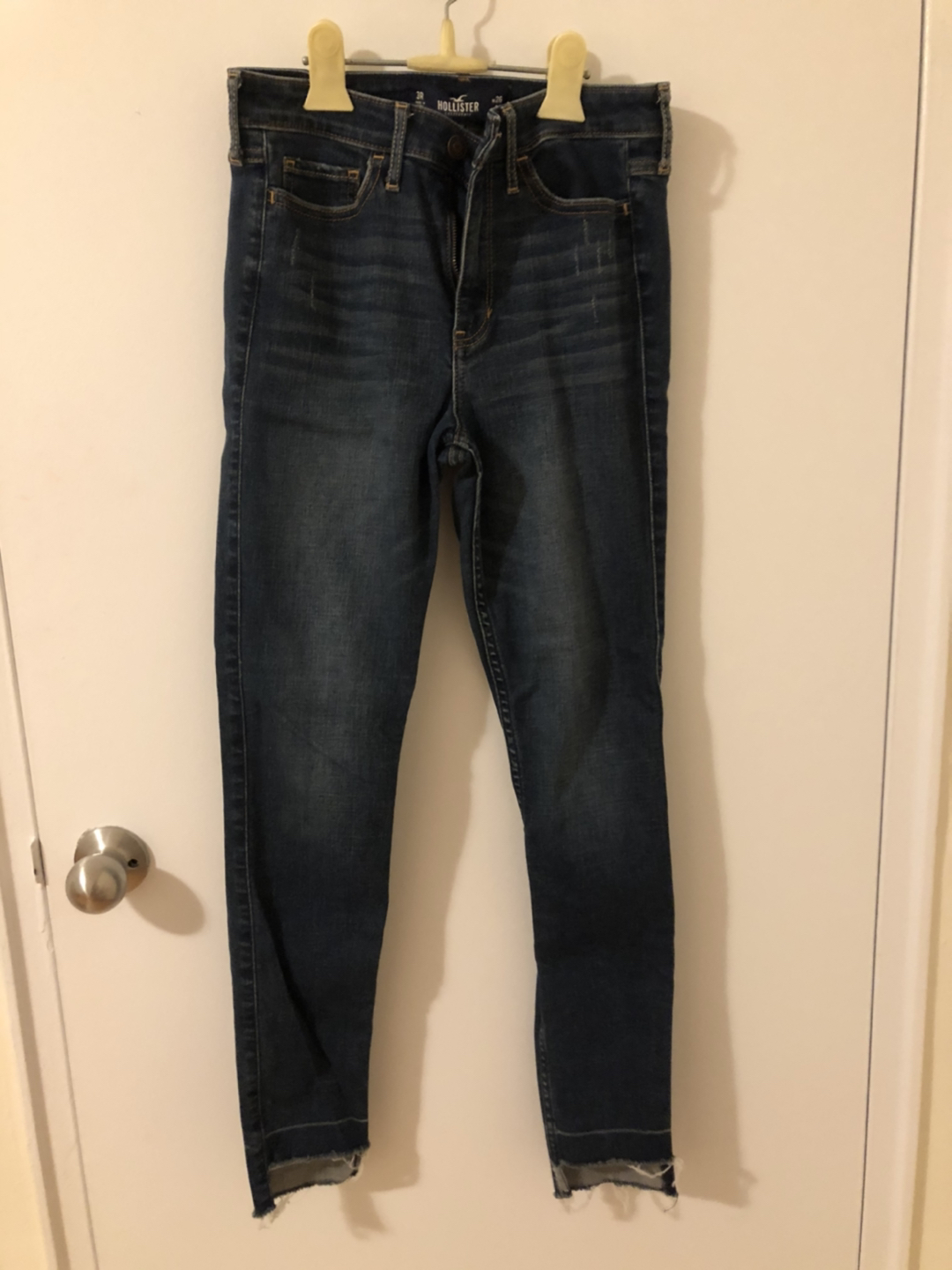 Hollister ankle skinny jeans - size 6 cropped thumbnail