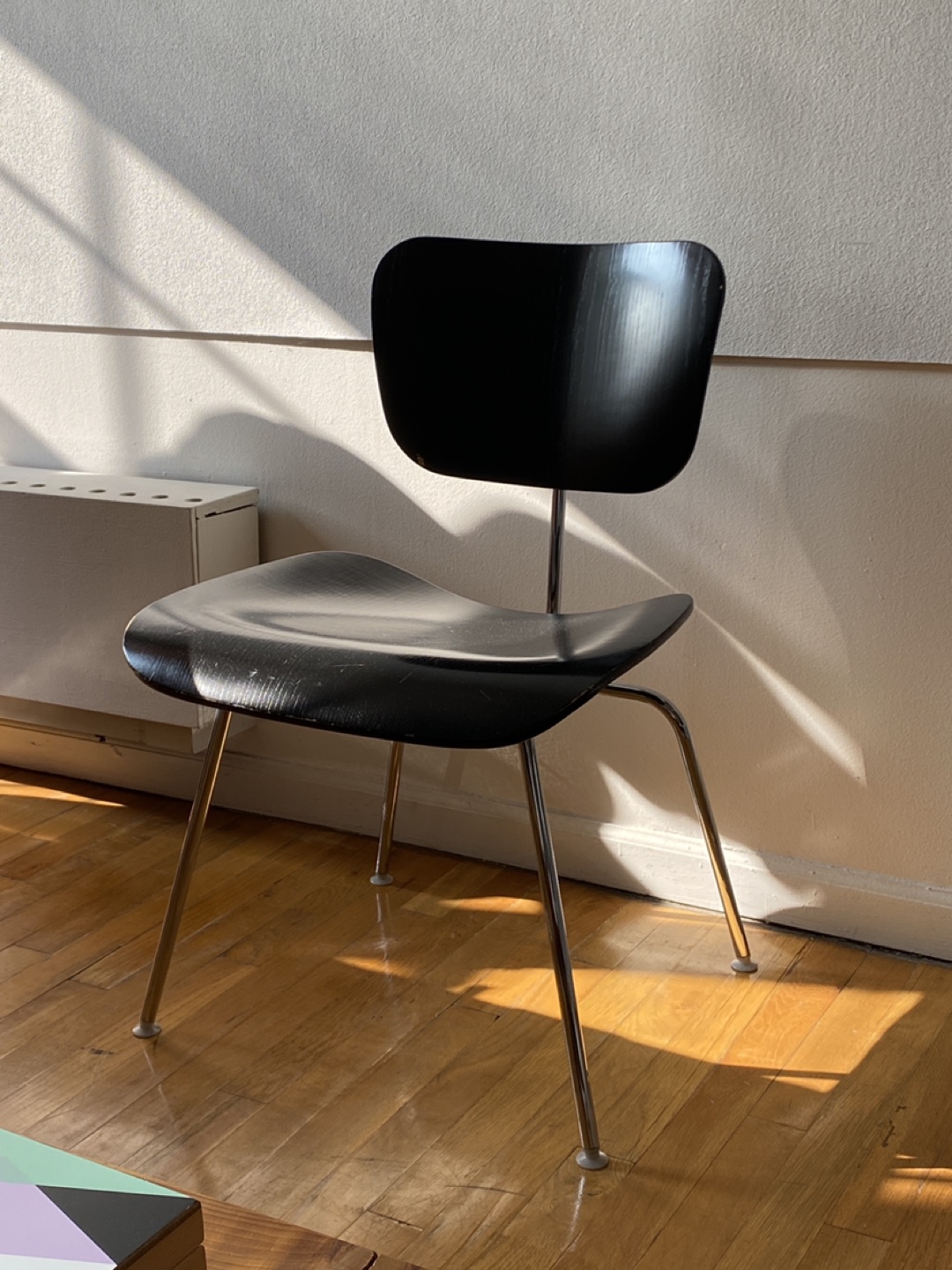 Eames plywood chair 