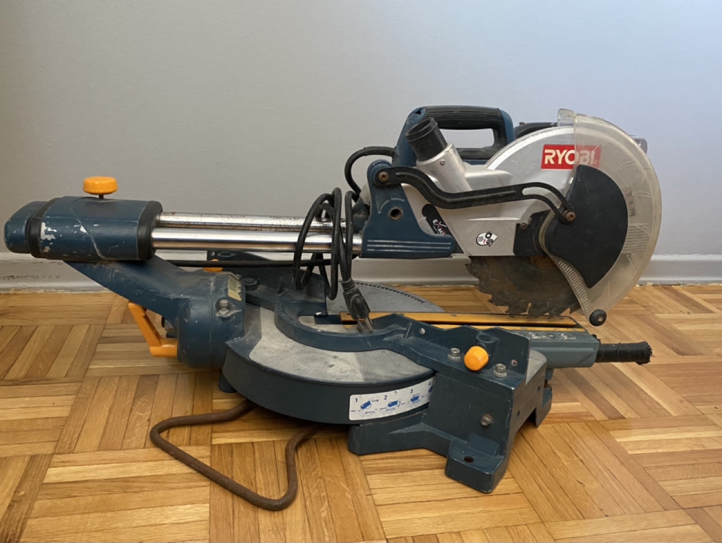 RYOBI 10-inch Compound Miter Saw thumbnail