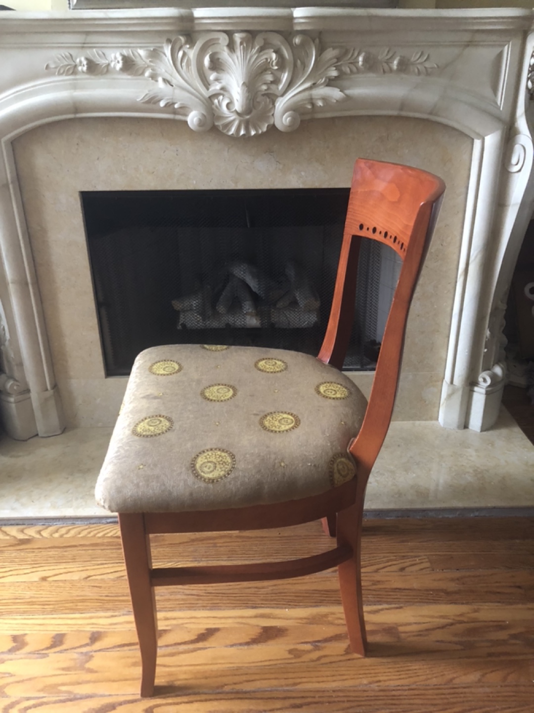 Maple dining set Versace fabric 6 chairs and additional insert 