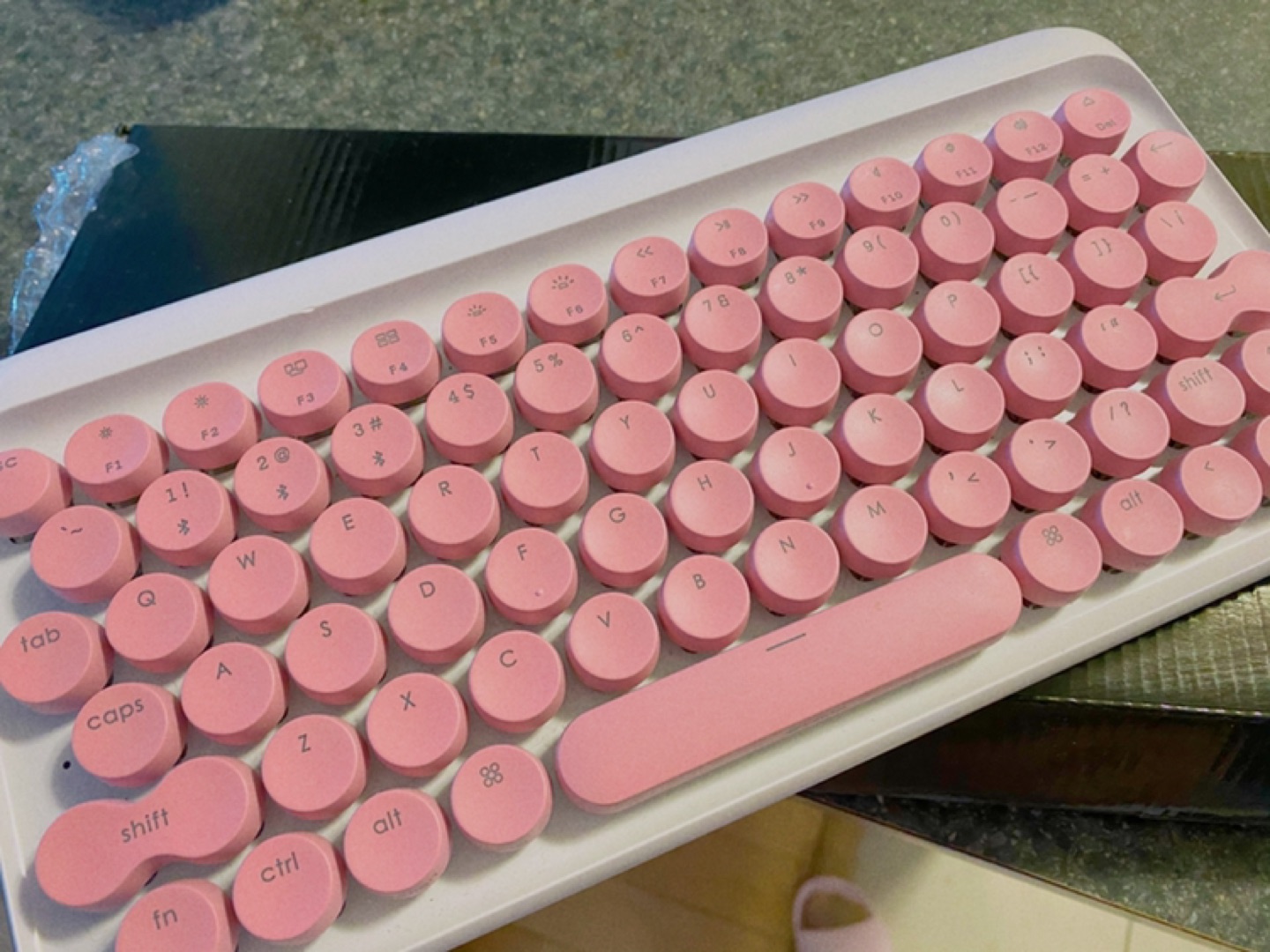 Pink Pretty Keyboard  thumbnail