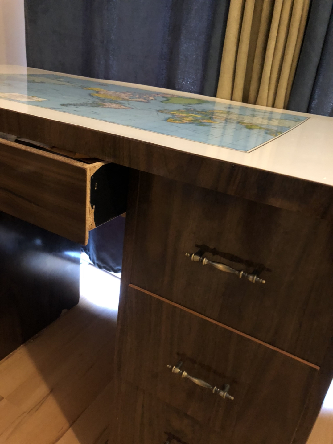 Free!Must go today!!!!Vintage Rand McNally World Map Desk - photo 3