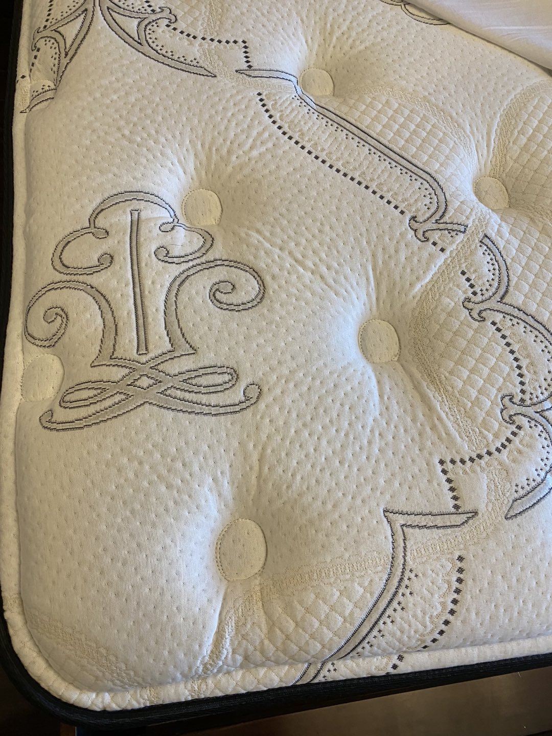 BeautyRest king mattress  - photo 3
