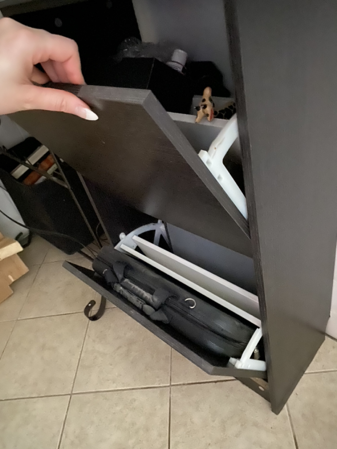 Shoe rack,brand new. image indicator(2)