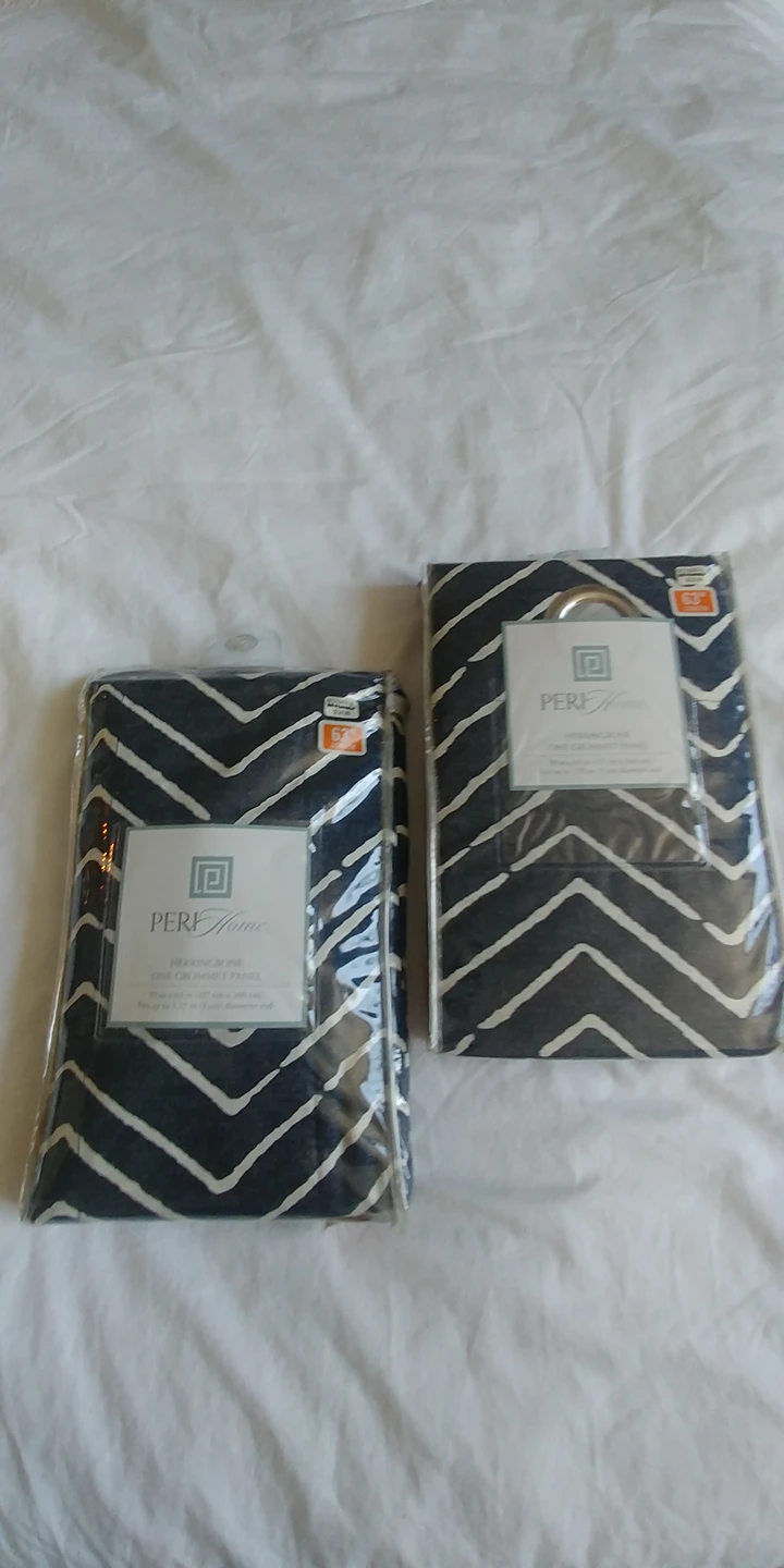 BNIB curtains, set of 2 image indicator(5)
