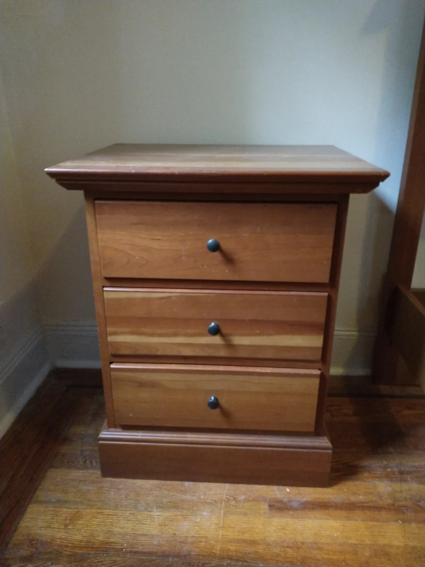 Queen wood bed frame - photo 4